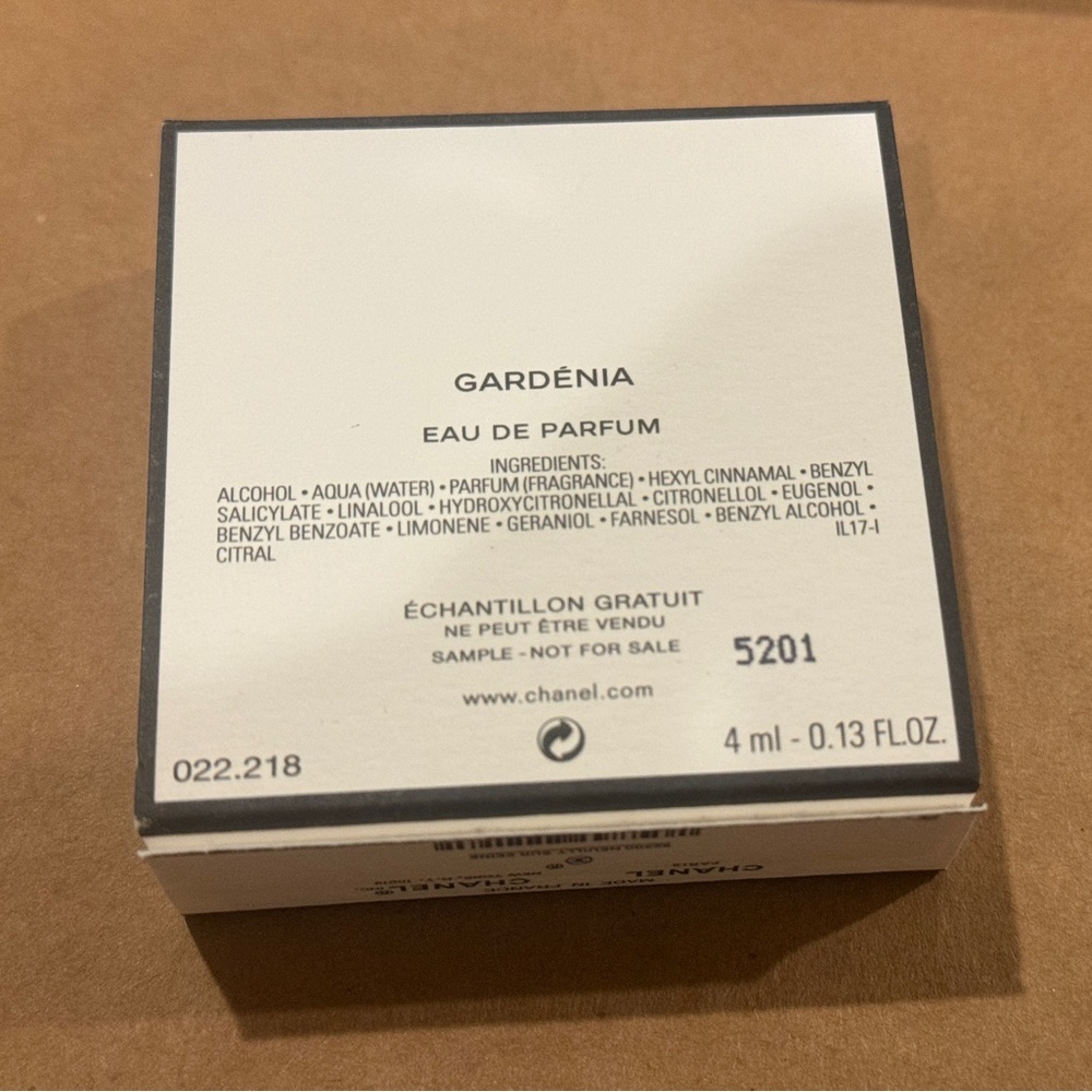 Sold | Chanel | 5 deluxe gardenia + sycomore - Picture 3 of 4